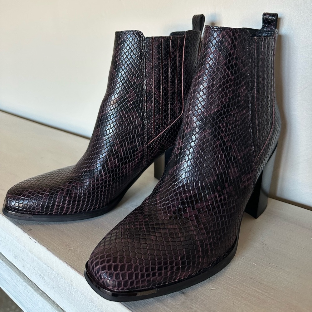Marc Fisher Taline Boots Croc-Embossed Snakeskin Dark Red Leather